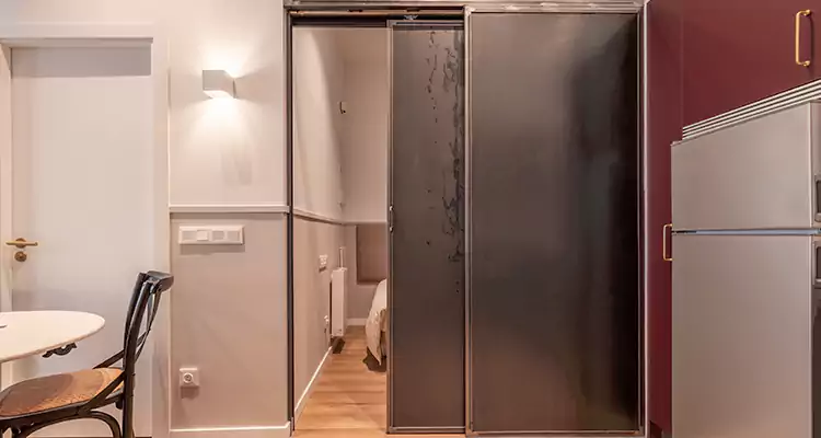 We Fix Closet Sliding Door in Ferry Pass, FL 