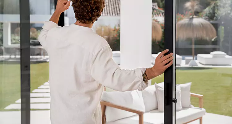 Sliding Screen Door Maintenance for Closing Issues in Ferry Pass, FL